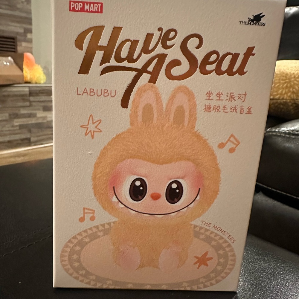 Pop Mart Labubu -Have A Seat- ZIZI